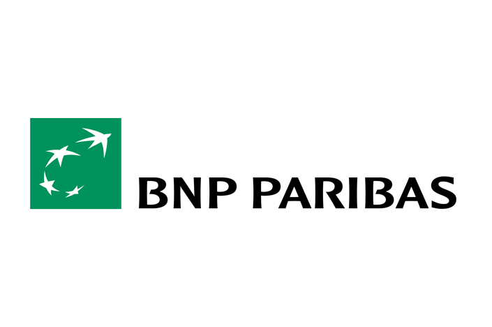 BNP Paribas-Logo mit vier stilisierten weißen Vögeln in einem grünen Quadrat links vom schwarzen Text "BNP PARIBAS" auf weißem Hintergrund.